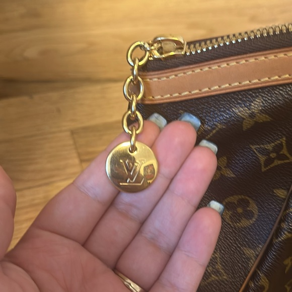 Authentic Louis Vuitton Tivoli GM - Picture 7 of 17